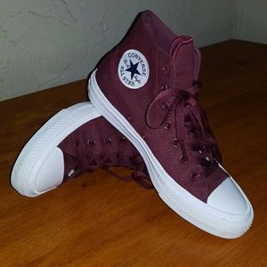 Converse Chuck Taylor's II Men's 6 Women's 8